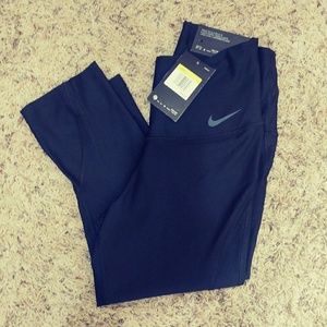 NEW Nike Small Dri fit capri Retail $45